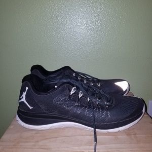 jordans runners